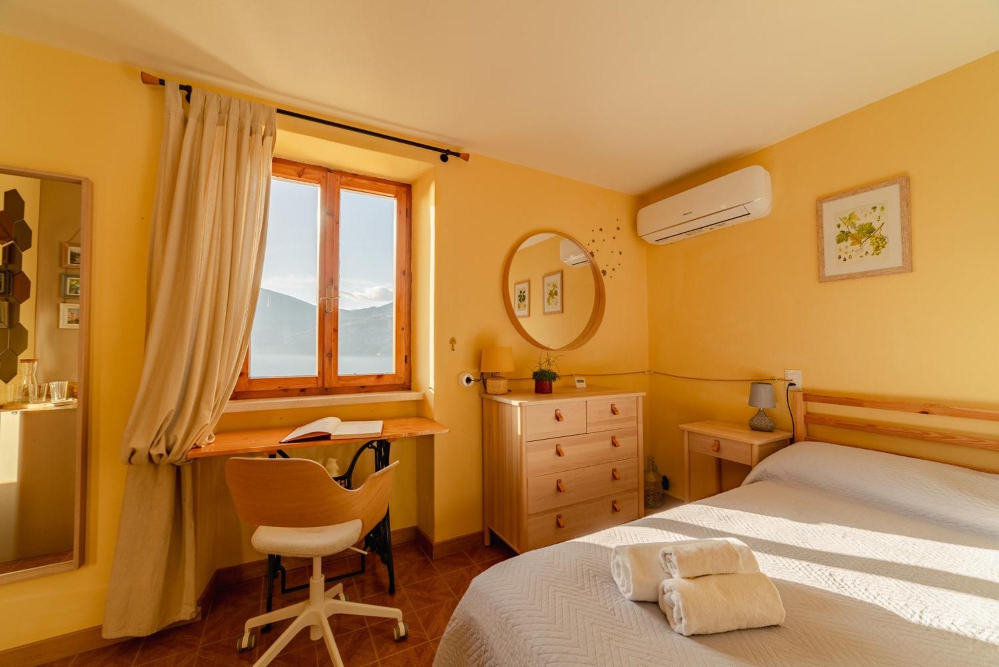 Garda Doma Bed and Breakfast Brenzone sul Garda Exteriör bild