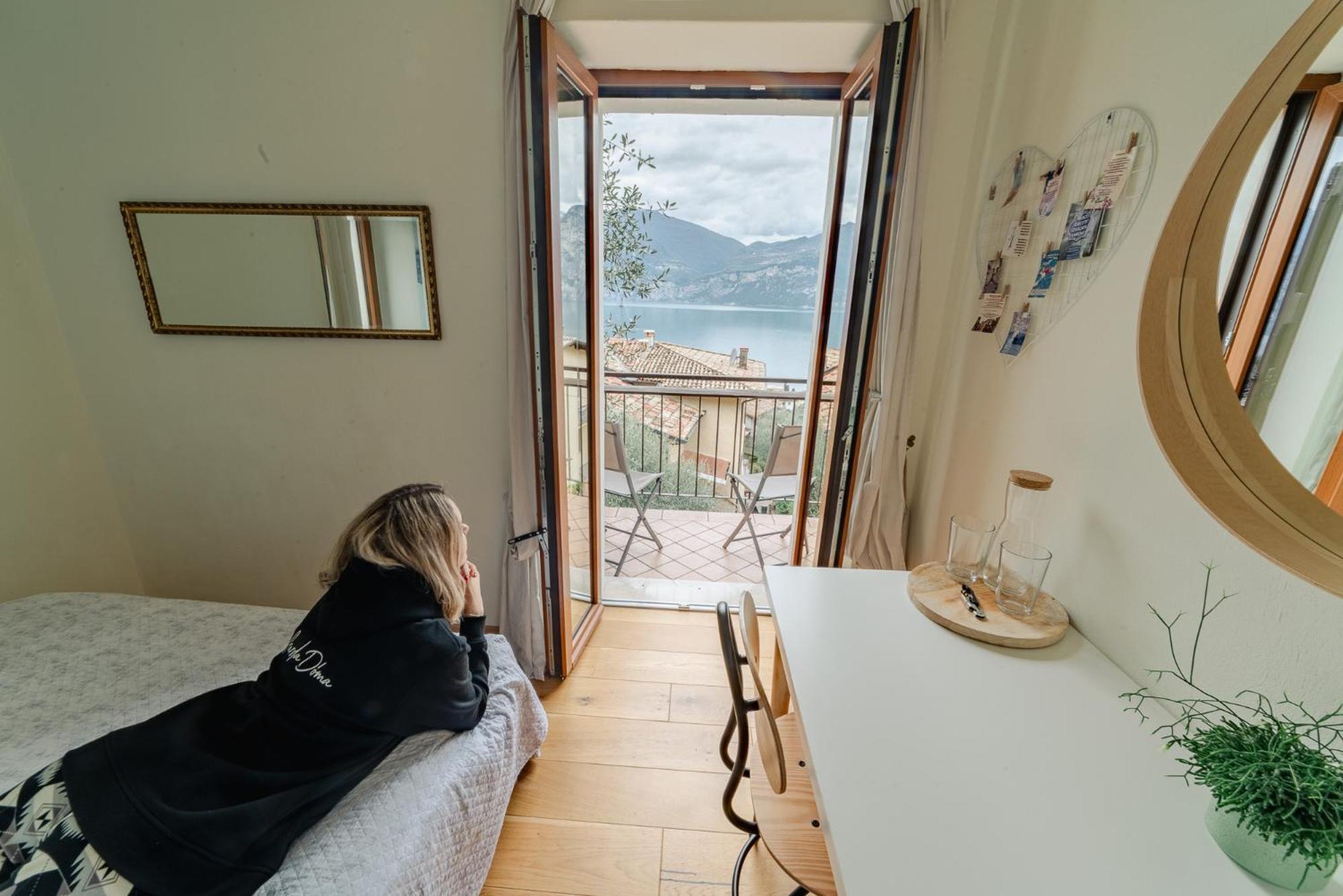 Garda Doma Bed and Breakfast Brenzone sul Garda Exteriör bild