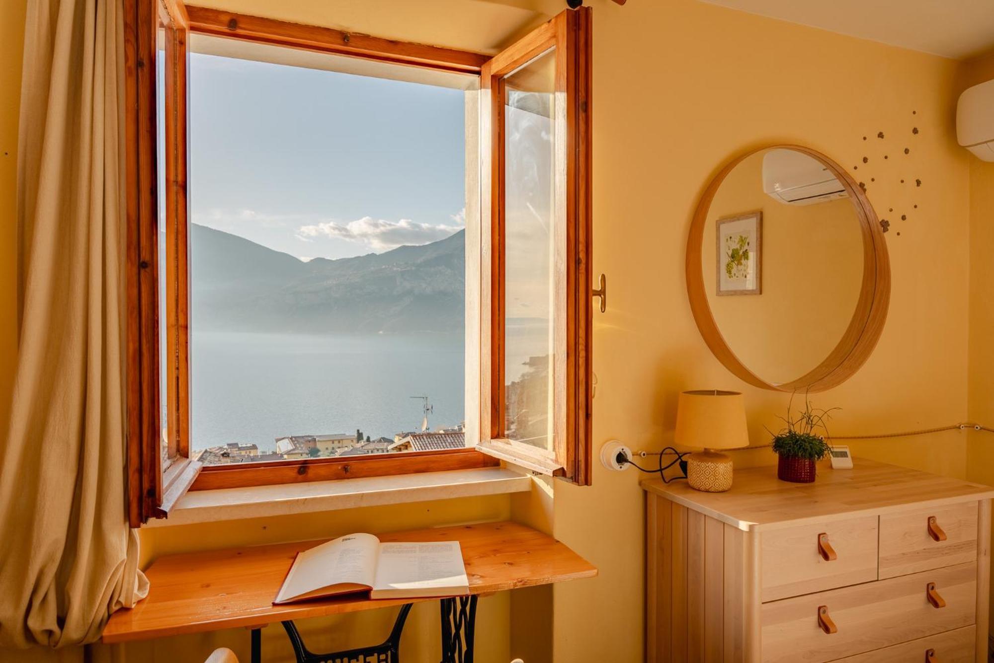 Garda Doma Bed and Breakfast Brenzone sul Garda Exteriör bild