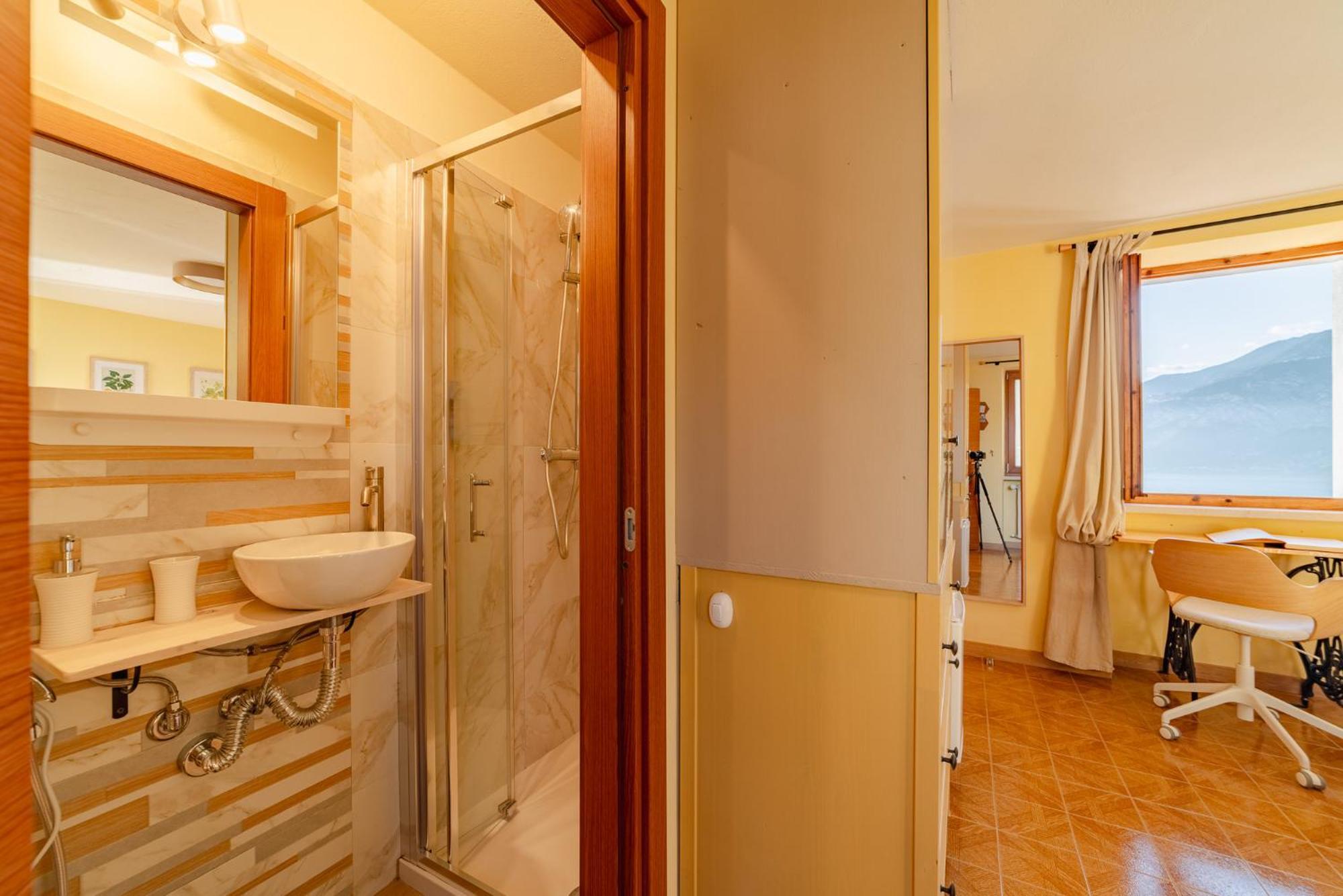 Garda Doma Bed and Breakfast Brenzone sul Garda Exteriör bild